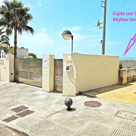 On Beach Deluxe Apartment With Pools And Own Garden 엘푸에르토데산타마리아 외부 사진