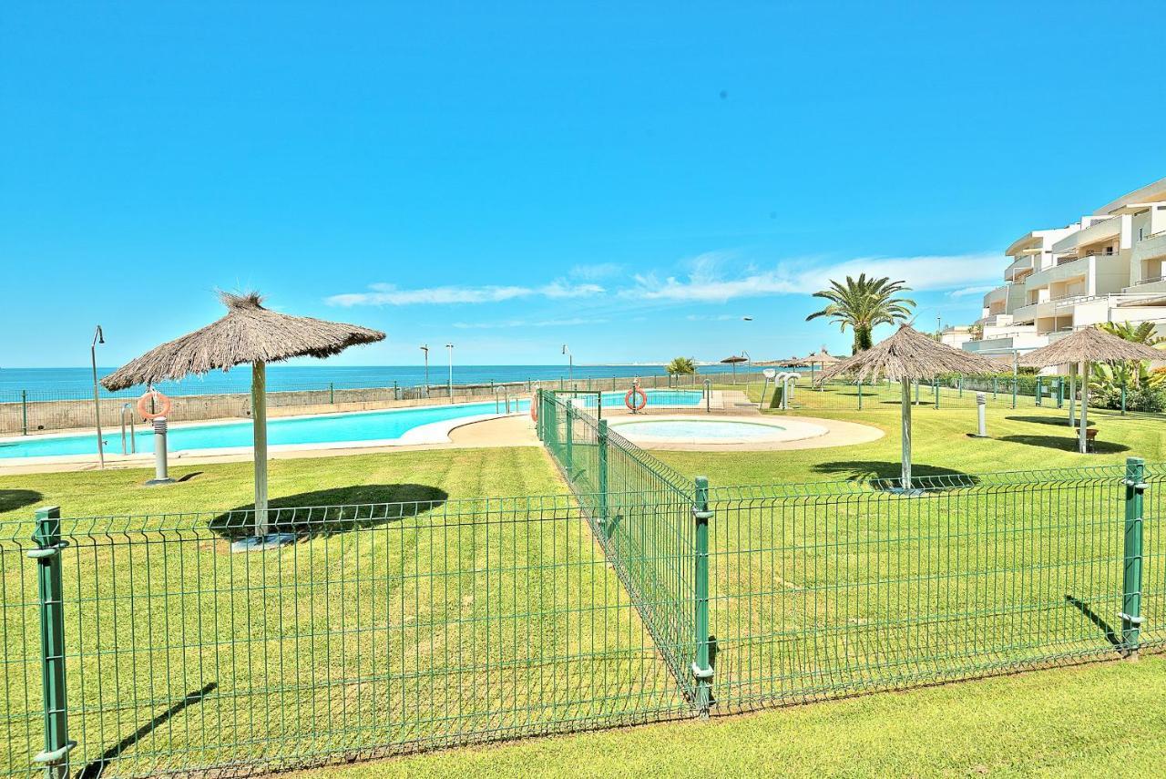 On Beach Deluxe Apartment With Pools And Own Garden 엘푸에르토데산타마리아 외부 사진