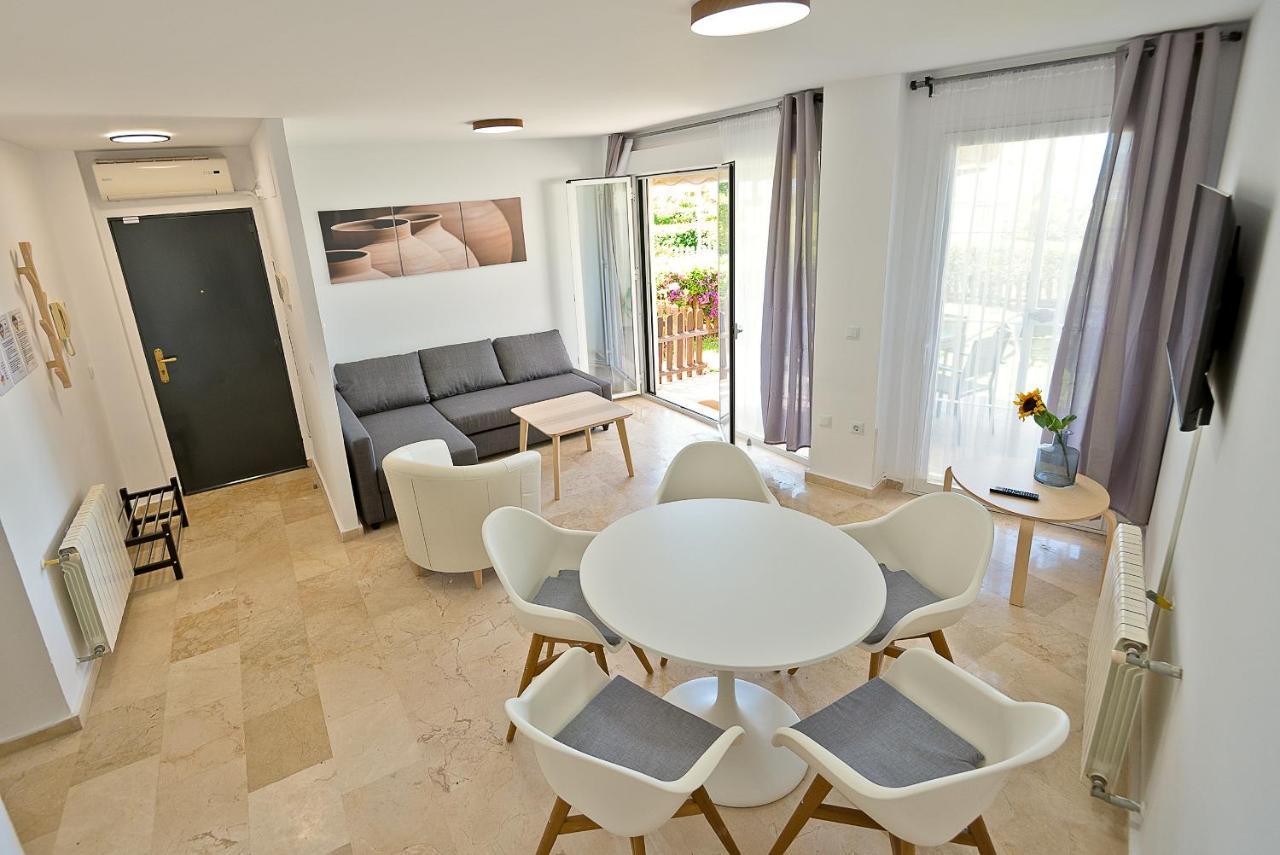 On Beach Deluxe Apartment With Pools And Own Garden 엘푸에르토데산타마리아 외부 사진