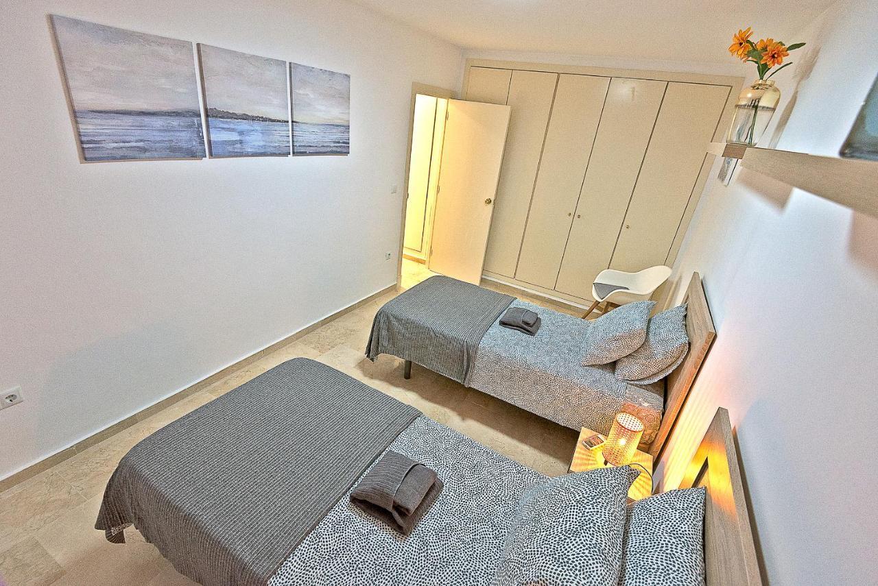 On Beach Deluxe Apartment With Pools And Own Garden 엘푸에르토데산타마리아 외부 사진