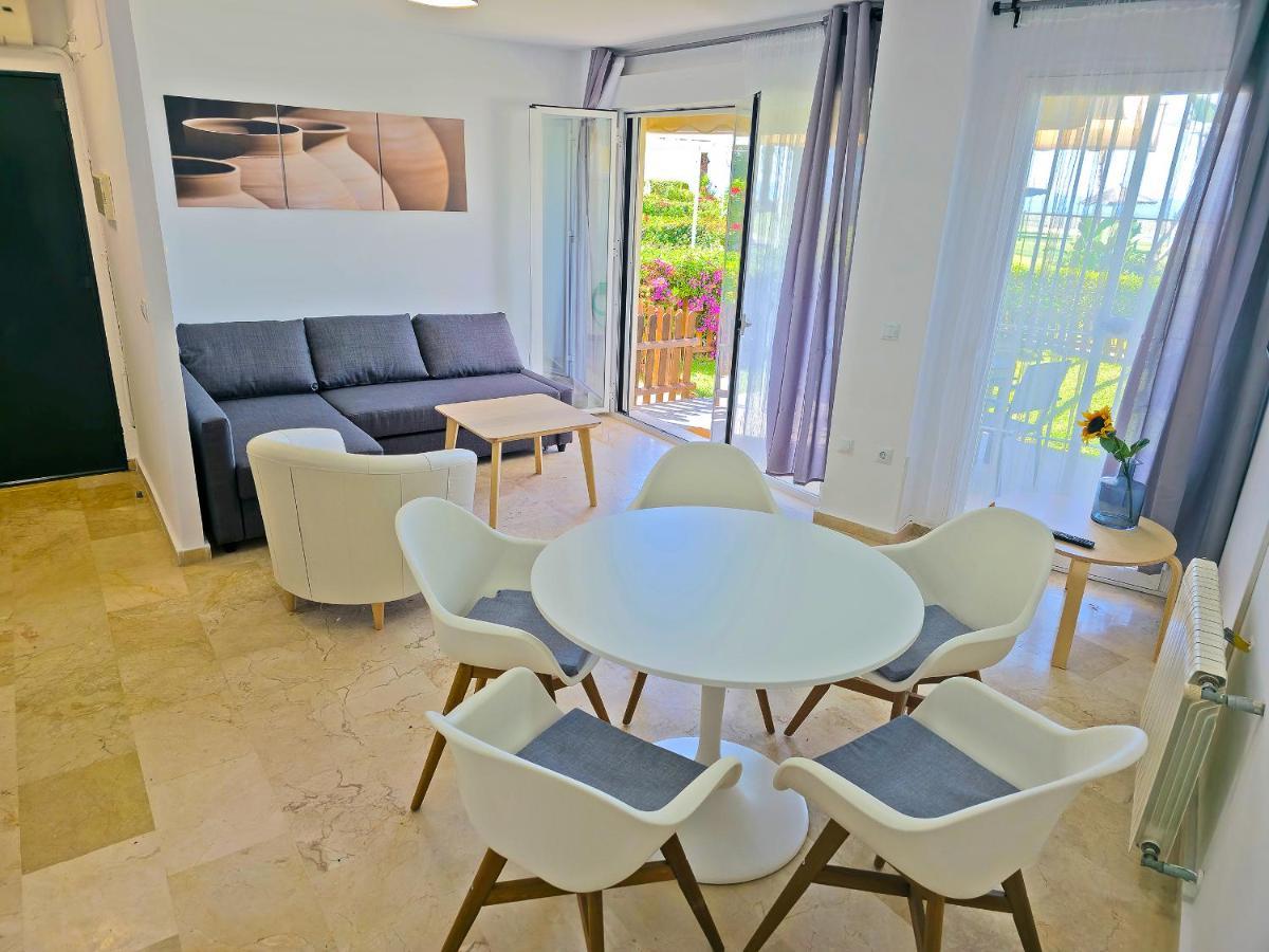 On Beach Deluxe Apartment With Pools And Own Garden 엘푸에르토데산타마리아 외부 사진